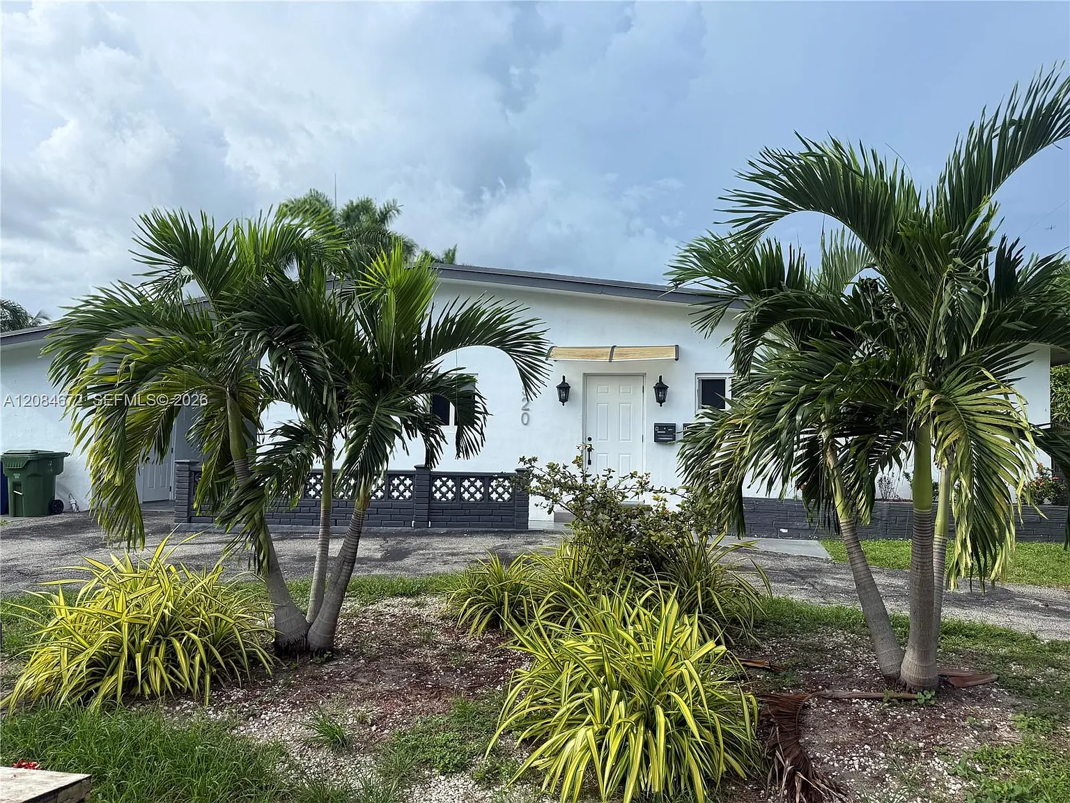 Hallandale Garden Park — Photo 2