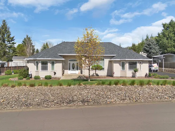 402 Martha Dr, Winchester, OR 97495