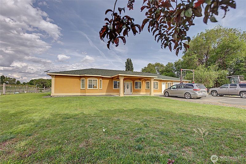 3rd image of 1811 Beam Road