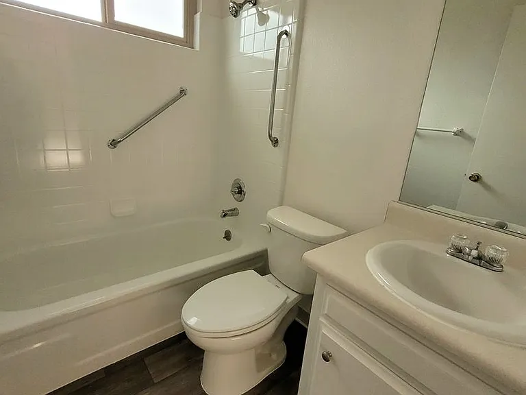 Villa Del Mar Apartments — Photo 42