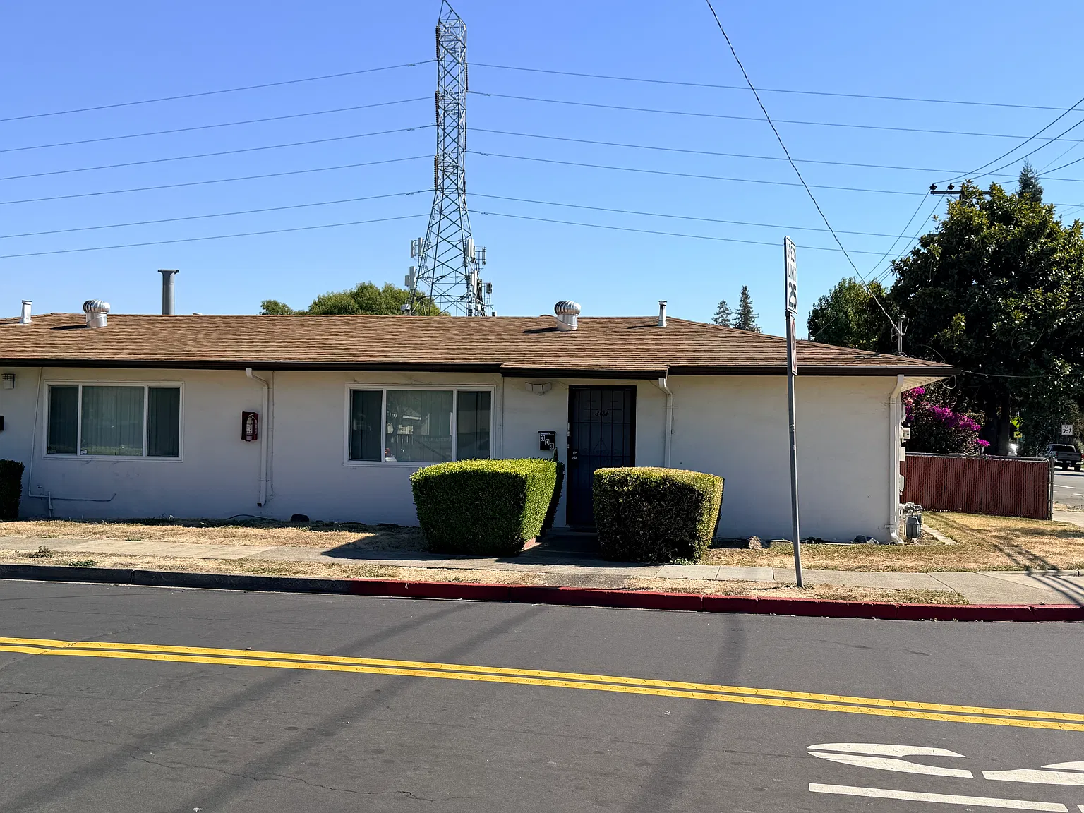 303 Berry Ave — Photo 1