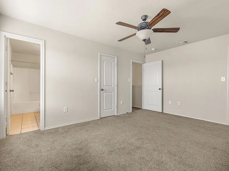 570 Creekside Cir — Photo 9