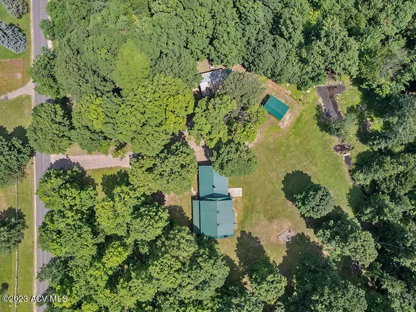 16 Townhouse Rd, North Bangor, NY 12966