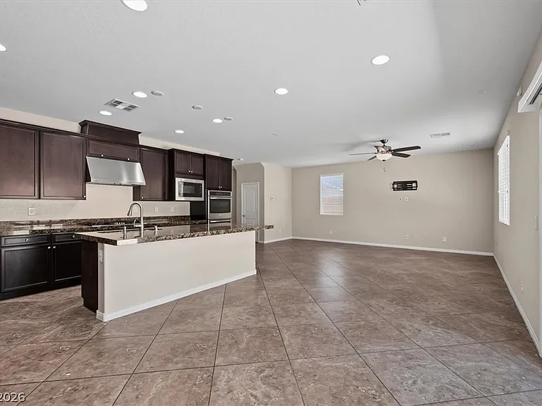 10429 Deer Heights St — Photo 7