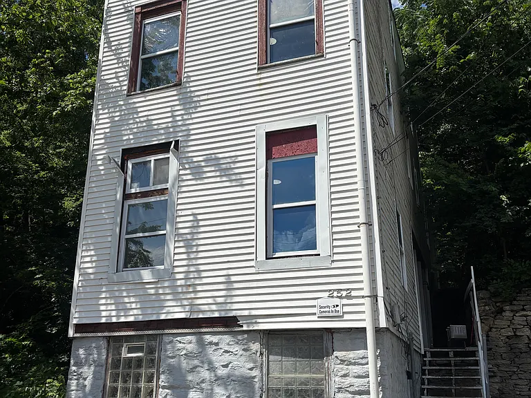 252 Renner St — Photo 7