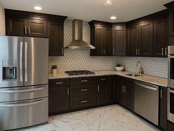 2nd image of 7 Tiger Lilly Ct