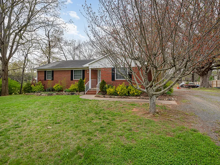296 Hopewell Church Rd — Photo 6