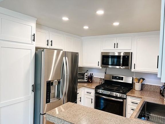 2nd image of 21815 Saticoy St Unit 37