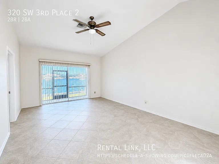 320 SW 3rd Pl #2 — Photo 5