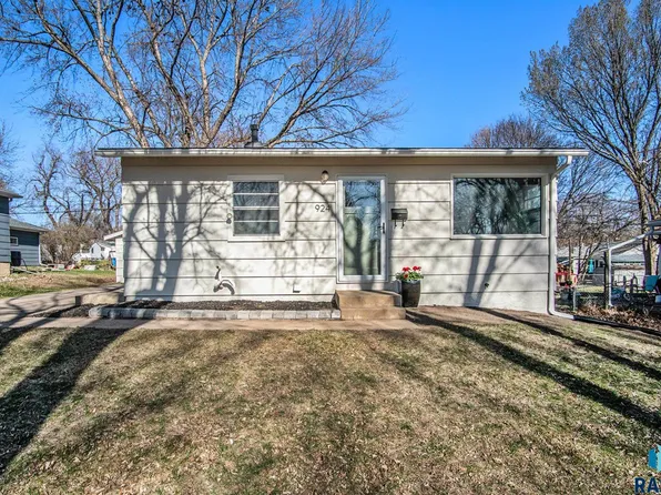 924 S Thompson Ave, Sioux Falls, SD 57103
