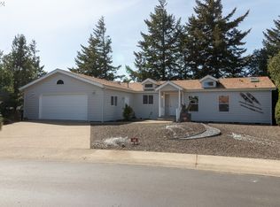 933 30th Way, Florence, OR 97439