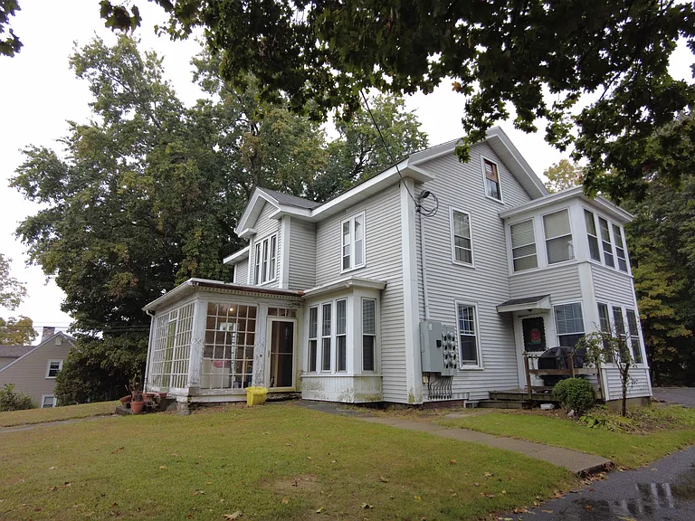 12 E Main St #5 — Photo 1