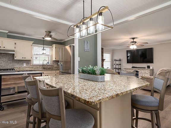 3rd image of 4905 Cypress Shores Drive