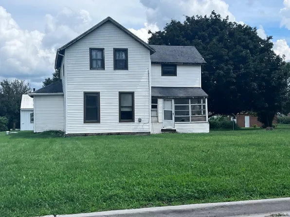 422 N Evergreen St, Onarga, IL 60955