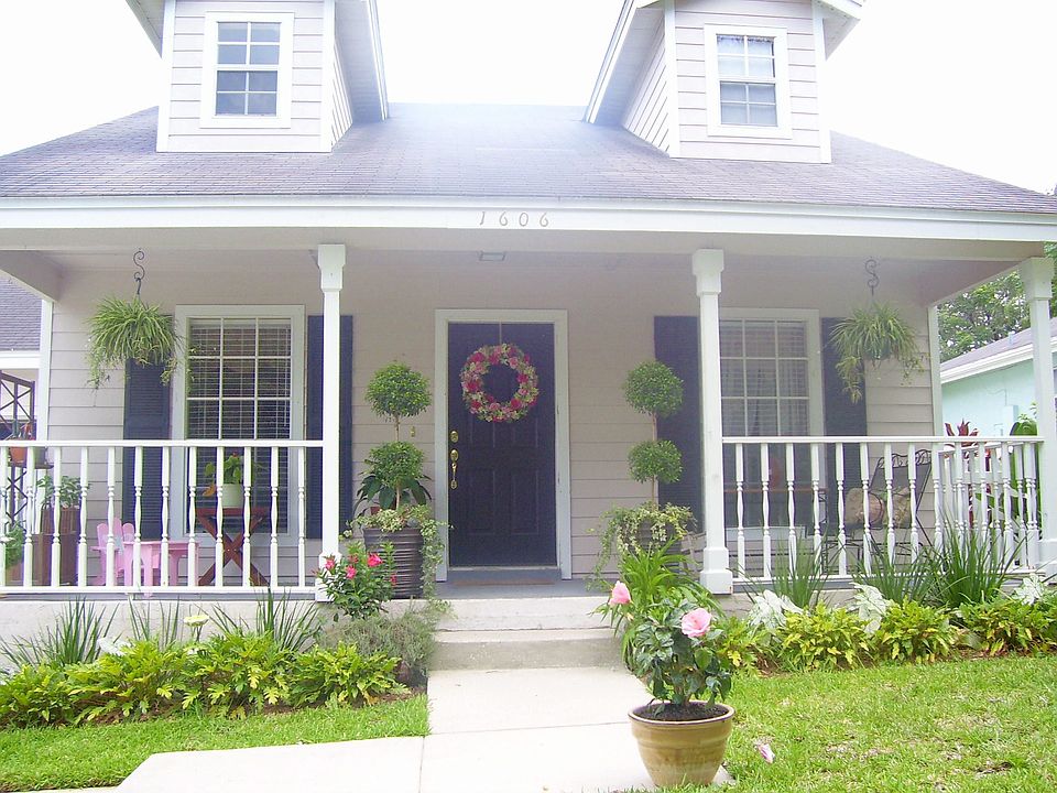 Front Porch/Entry