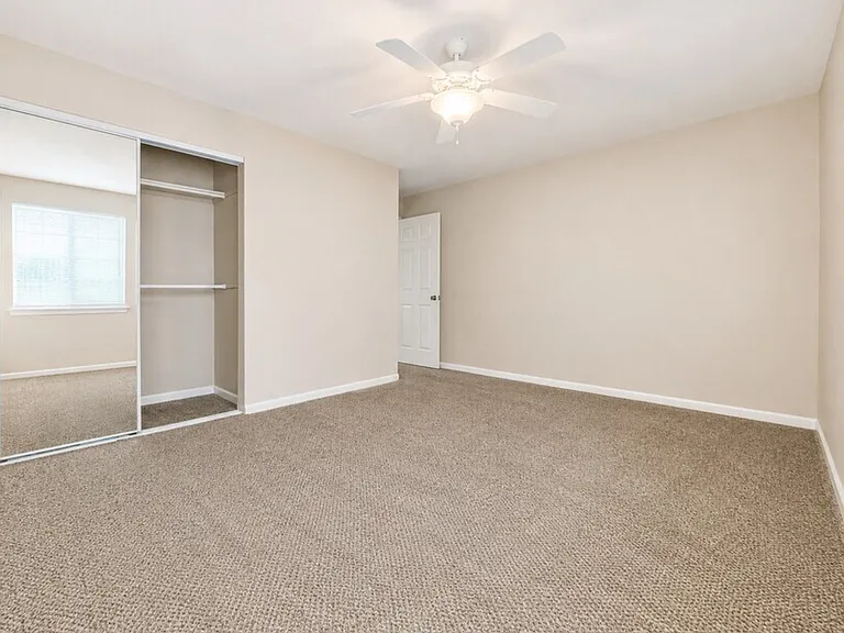290 Gethings Cir #290 — Photo 16