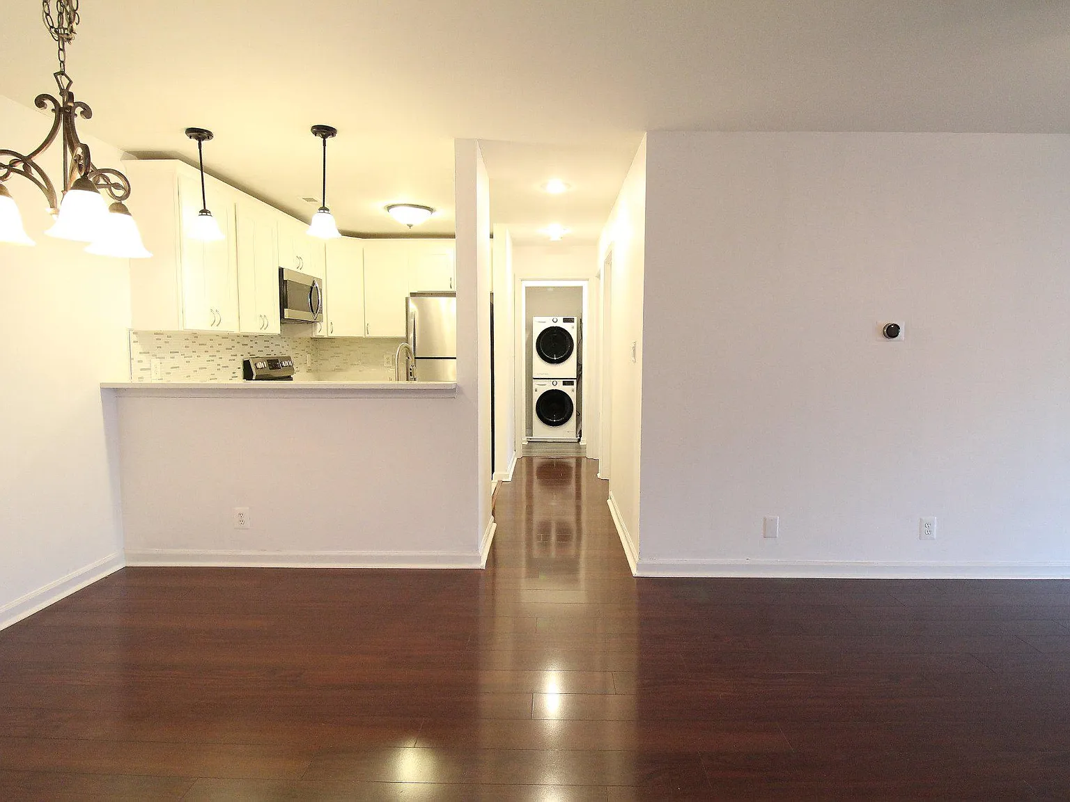 2 bed, 1.0 bath, 790 sqft, $1,700 — Photo 3