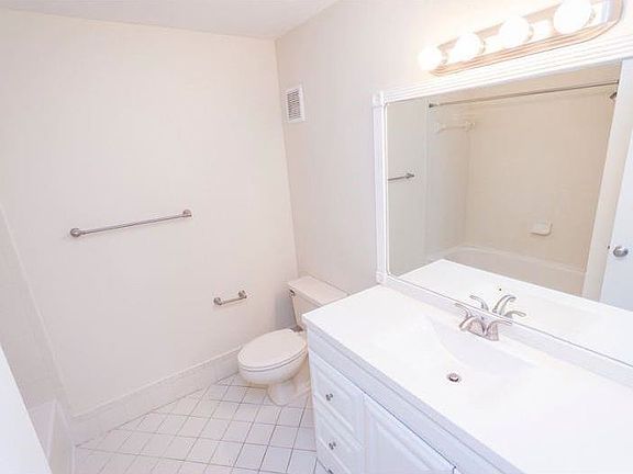 3rd image of 632 Mulberry Ln