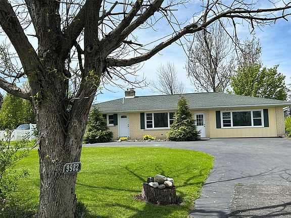 2nd image of 9982 Peach St
