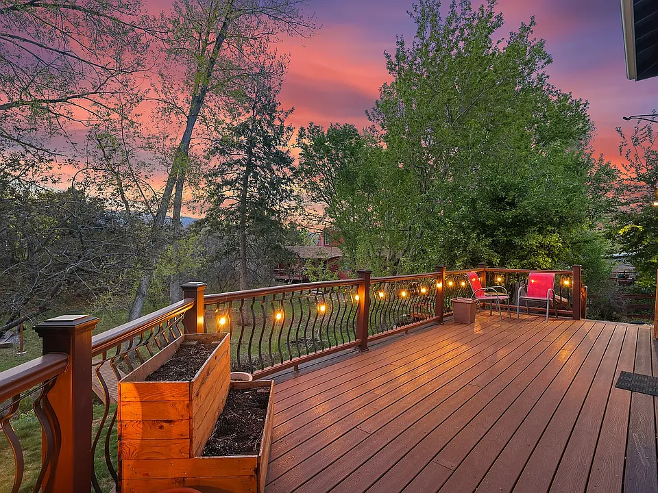 36 Sandra Ln