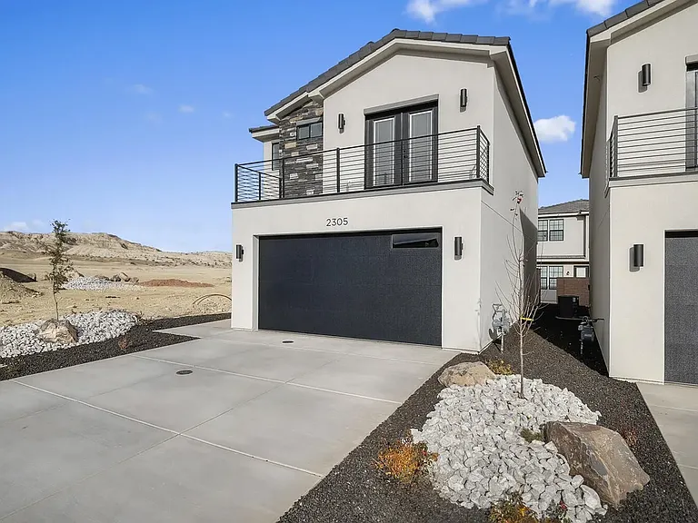 2305 E Kiabito Ln — Photo 2