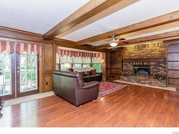 4th image of 7 Paris Ct