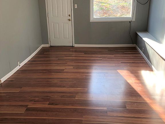 3rd image of 227 Douglas Ave APT 4