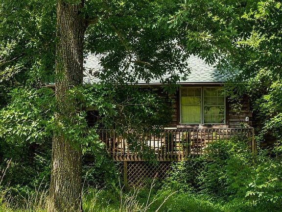 3rd image of 246 Baldwin Rd