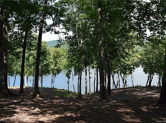 3rd image of 194 Stonebridge Dr
