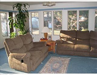 4th image of 29 Camelot Ct