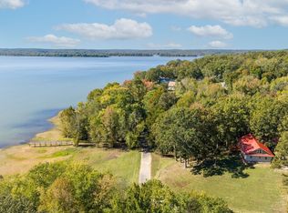 90 Bluff Point Ln, Waverly, TN 37185