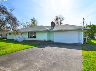 385 N 7th St, Harrisburg, OR