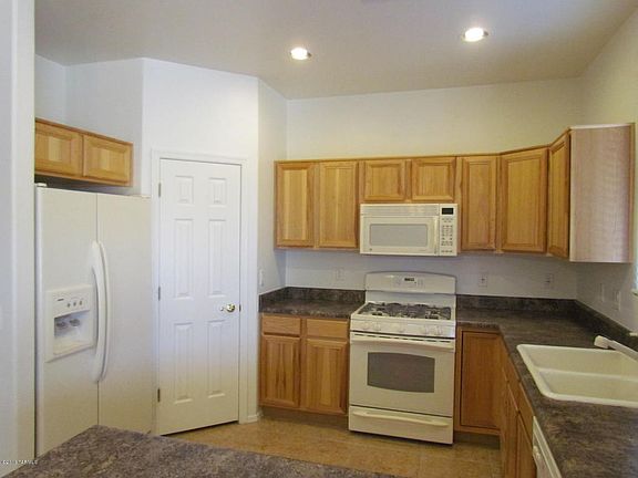 3rd image of 471 E Placita Amuleto