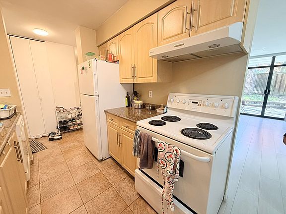 4th image of 5932 Patterson Ave #105
