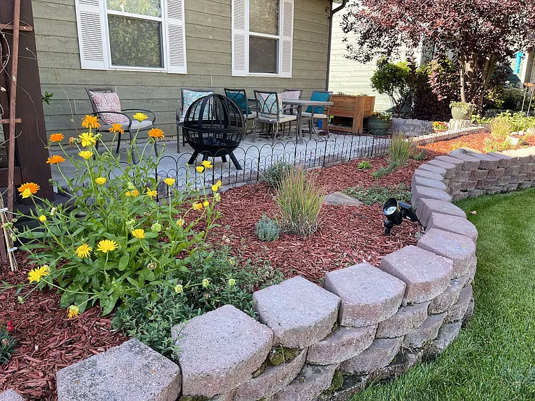 688 Green Tree Dr — Photo 2