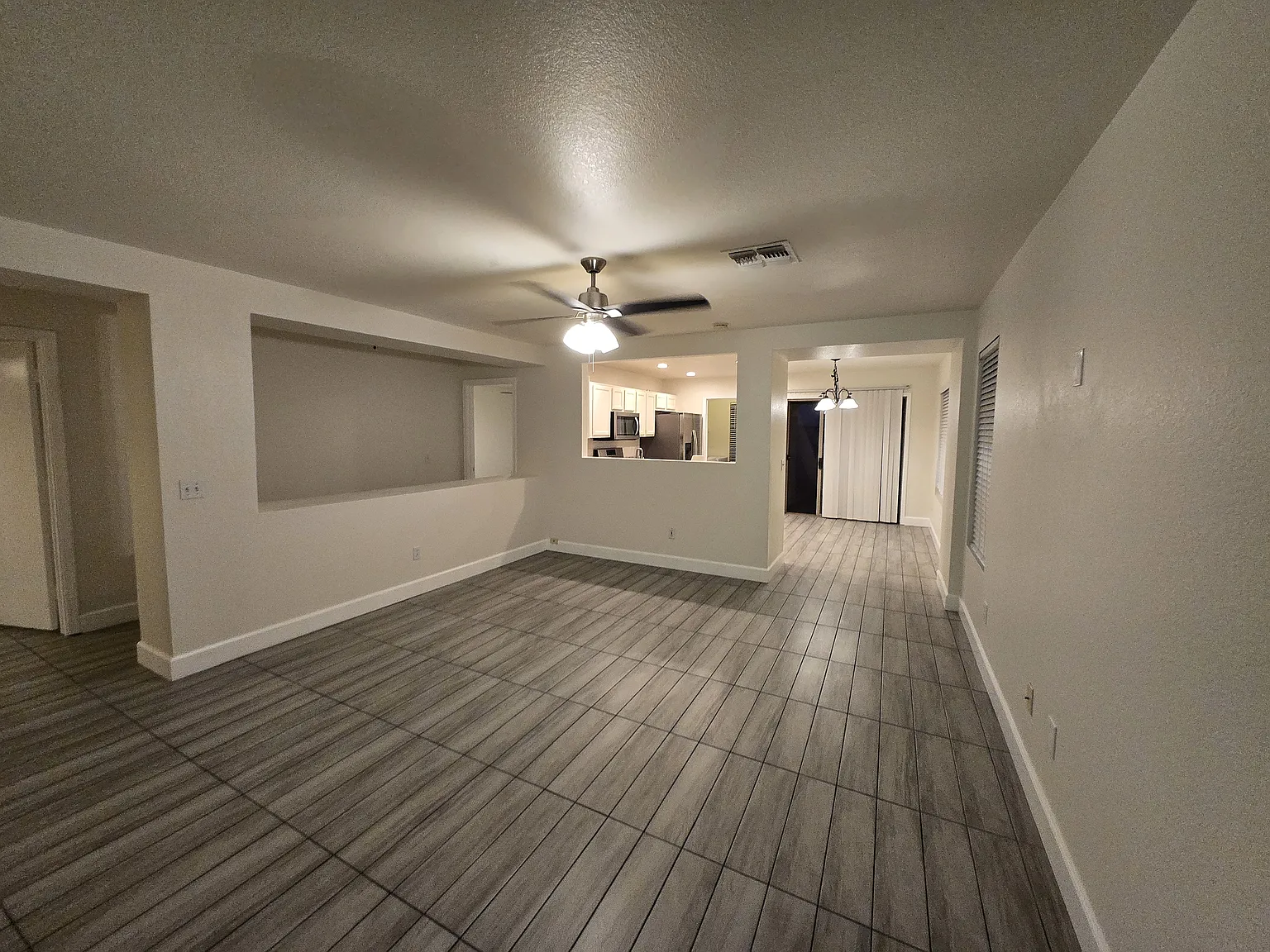 3 bed, 1365 sqft, $2,350 — Photo 2