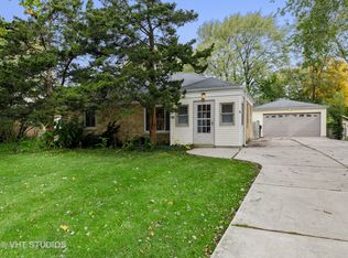 408 W Larkdale Ln, Mount Prospect, IL 60056