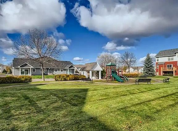 3rd image of 22288 Lilac Ln