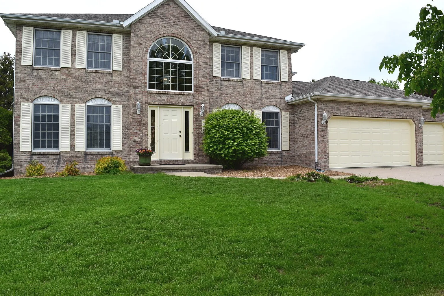 2802 Park Ridge Rd photo 1