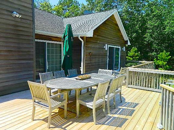 2nd image of 18 Bettina Ct