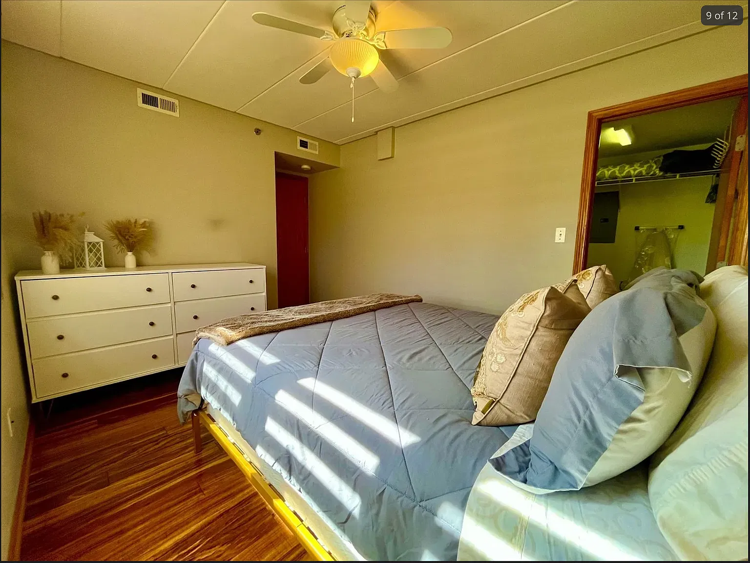 1 bed, 1100 sqft, $2,200 — Photo 4