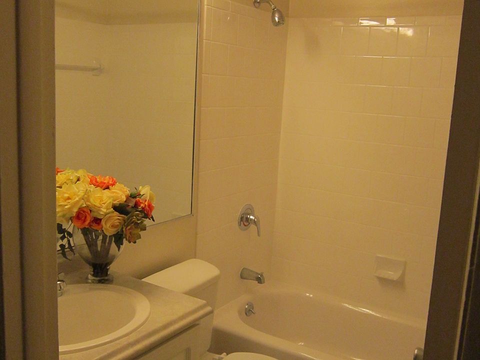 2nd image of 11 Phlox Cir APT B