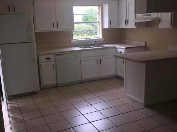 304 McDowell St, Saint Marys, GA 31558