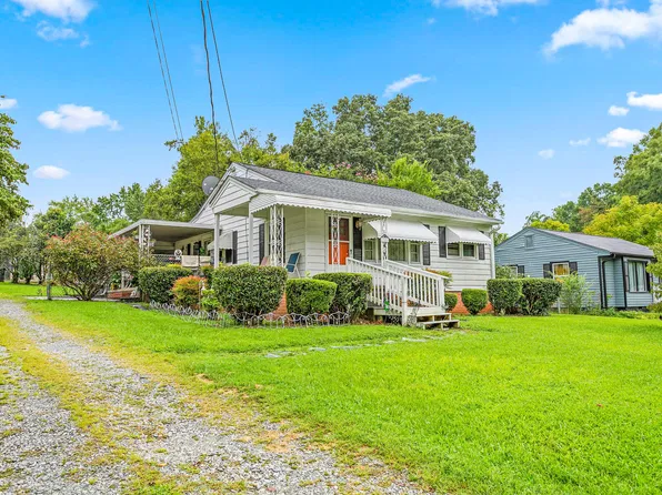 2006 N Ashland Dr, Burlington, NC 27217