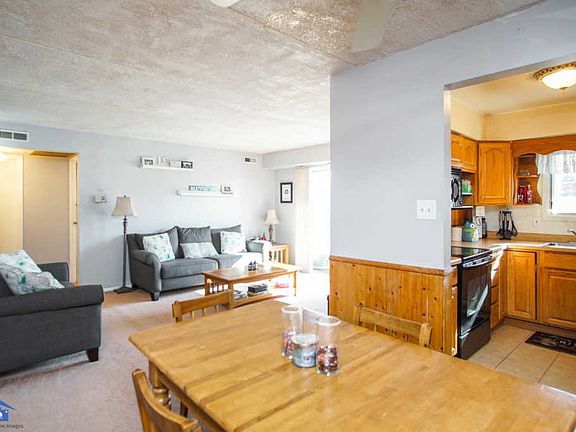 4th image of 14028 S Laramie Ave #1717