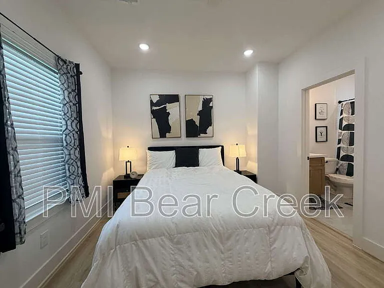 2706 Cochran St — Photo 21