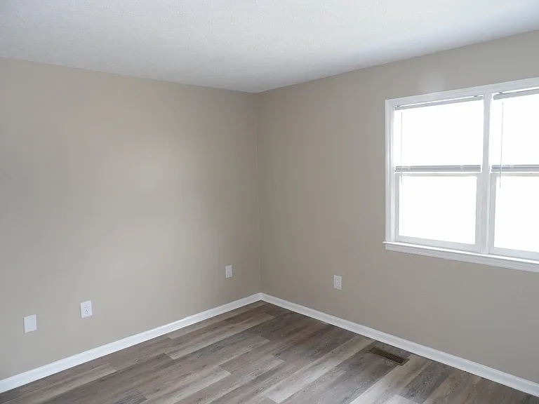 902 Plaza Dr #5 — Photo 35