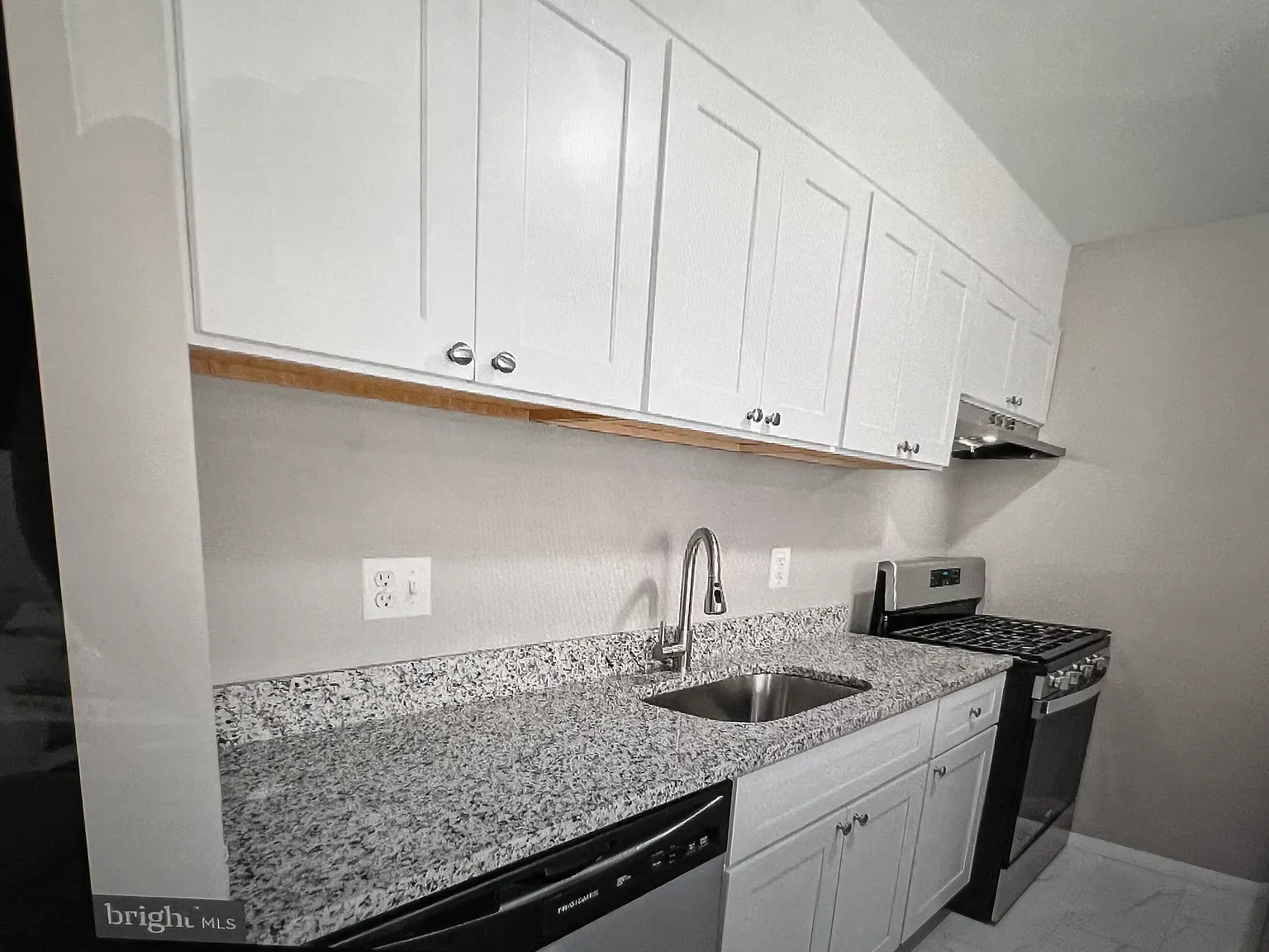 1 bed, 684 sqft, $1,575 — Photo 4