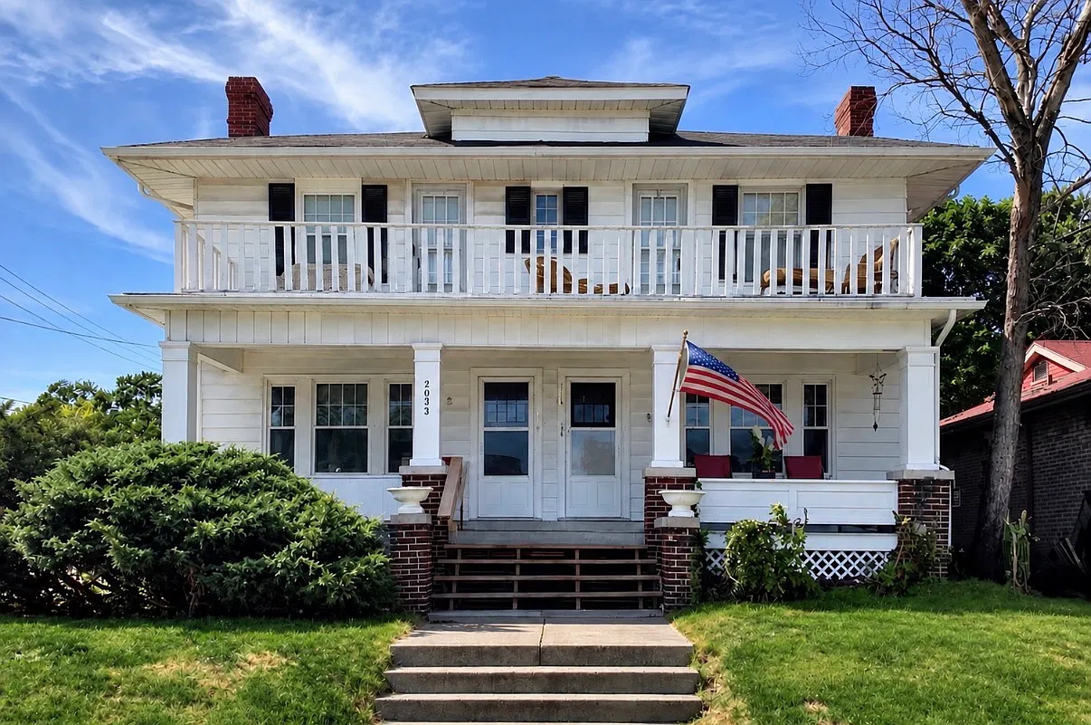 2675 Military St — Photo 1
