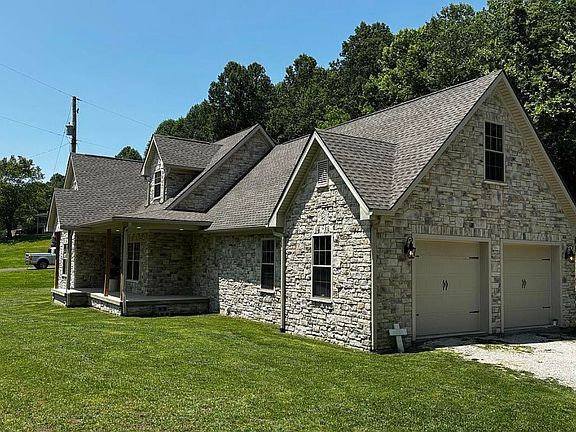 4th image of 161 Collier Ave